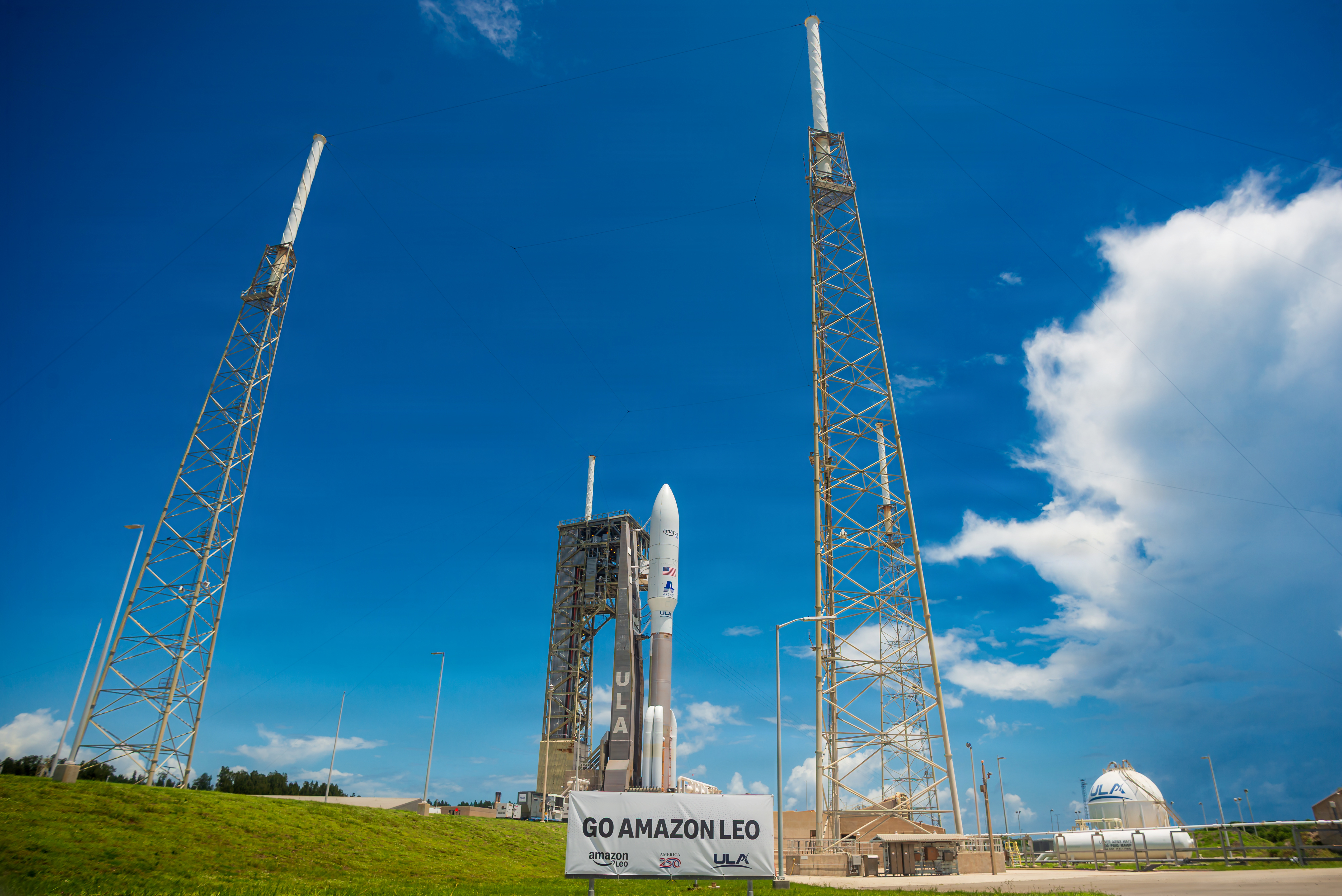 An Atlas V carrying 29 Amazon Leo broadband satellites stands at Space Launch Complex 41, Cape Canaveral Space Force Station, before the Leo 8 missio…