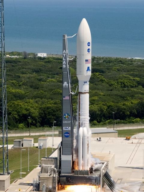 Atlas V N22 lifting off