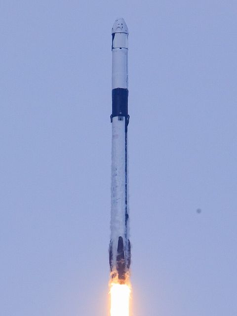 Falcon 9 Block 5 lifting off